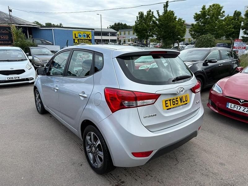 Used Hyundai ix20 SE 2016 Silver Hatchback
