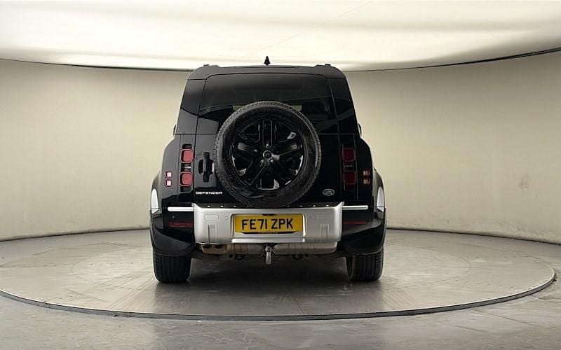 Used Land Rover Defender 249 HP (183 kW) 2023 SUV