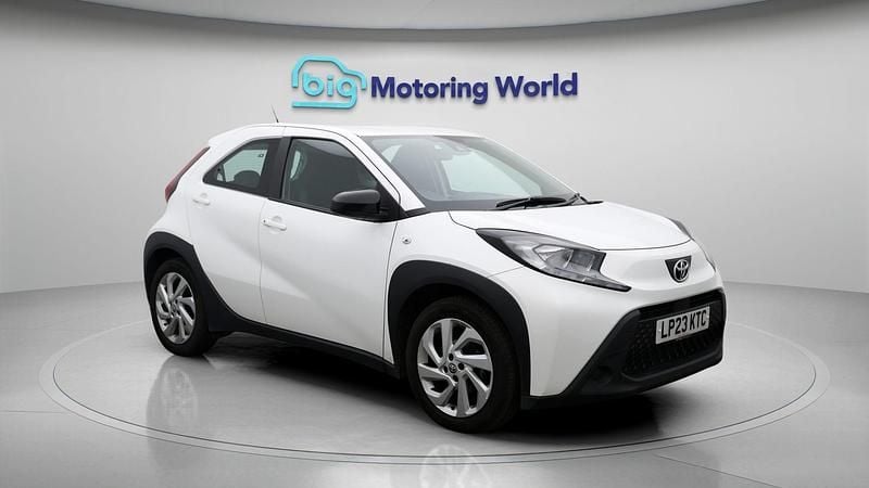 Used 2023 Toyota Aygo PURE Hatchback | £13,300 (Good price) - Image 1/4
