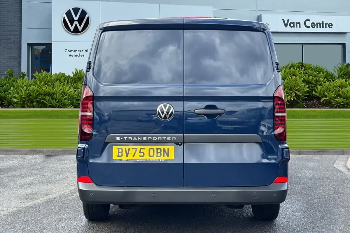 New VW Transporter 100 kW (136 HP) 2025 Blue Van