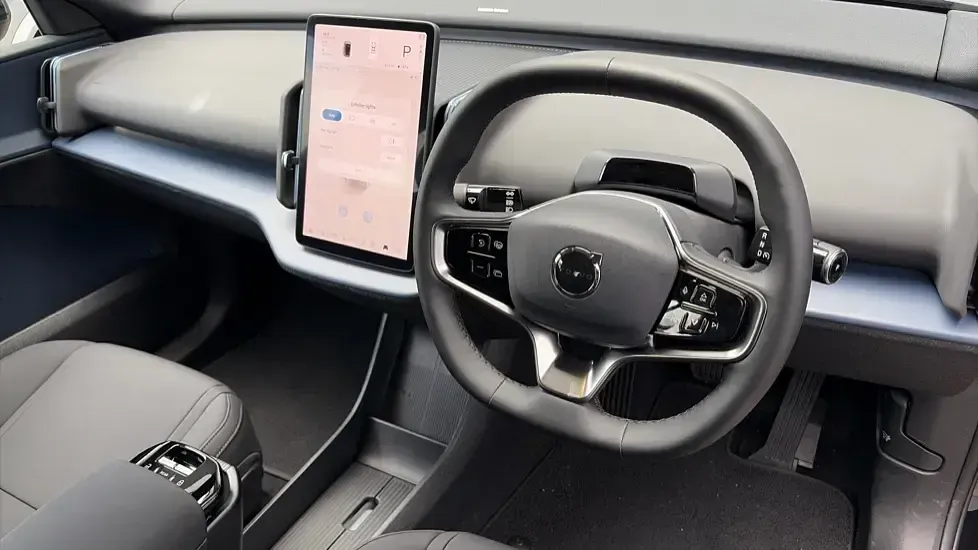 New Volvo EX30 Plus 200 kW (272 HP) 2026 Metallic  onyx black SUV