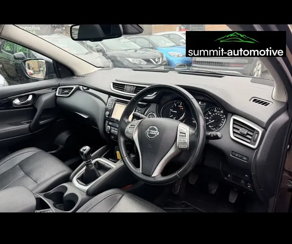 Used Nissan Qashqai Tekna 110 HP (80 kW) 2015 Black SUV