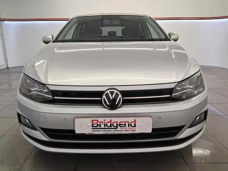 Używany VW Polo Match 95 KM (69 kW) 2021 Srebrny Hatchback