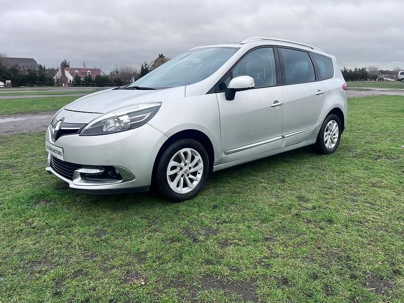 Used Renault Grand Scénic IV Dynamique 130 HP (95 kW) 2016 Silver MPV