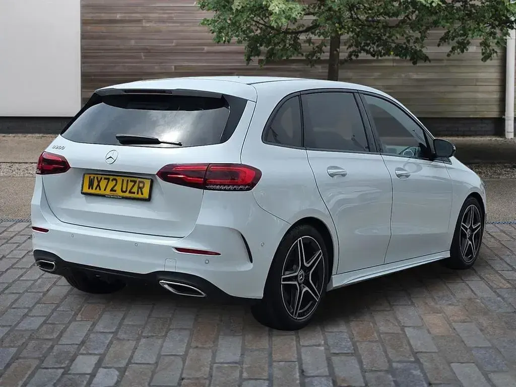 Used Mercedes B200 Executive 163 HP (119 kW) 2022 White MPV