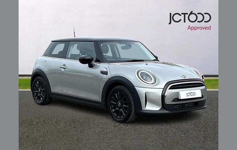 Used Mini Cooper Classic 134 HP (98 kW) 2023 Silver Hatchback