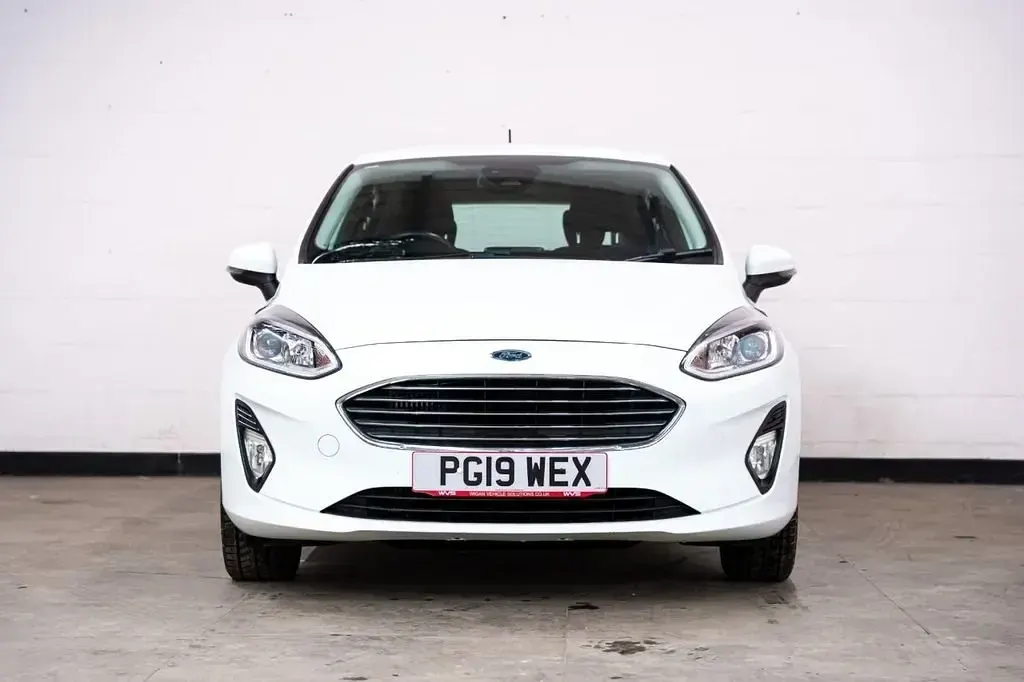 Second-hand Ford Fiesta Zetec 100 CP (73 kW) 2019 Alb Hatchback
