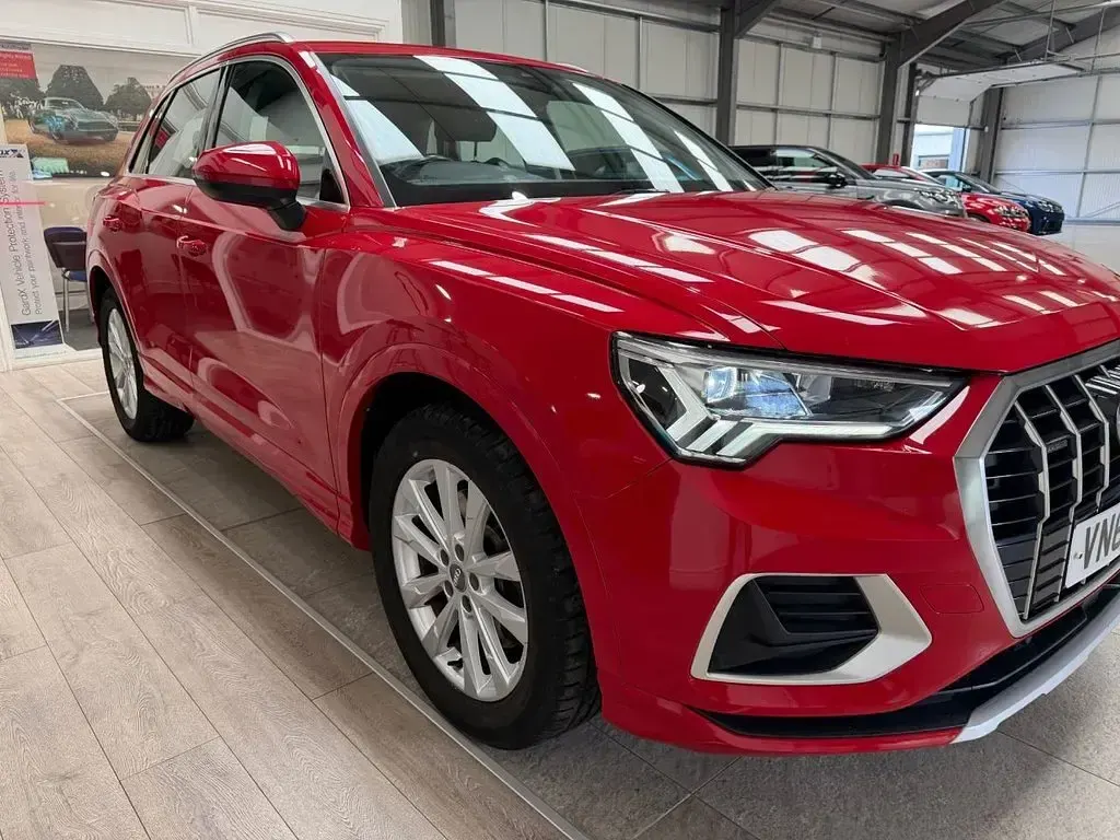 Used Audi Q3 Sport 190 HP (139 kW) 2019 Red SUV