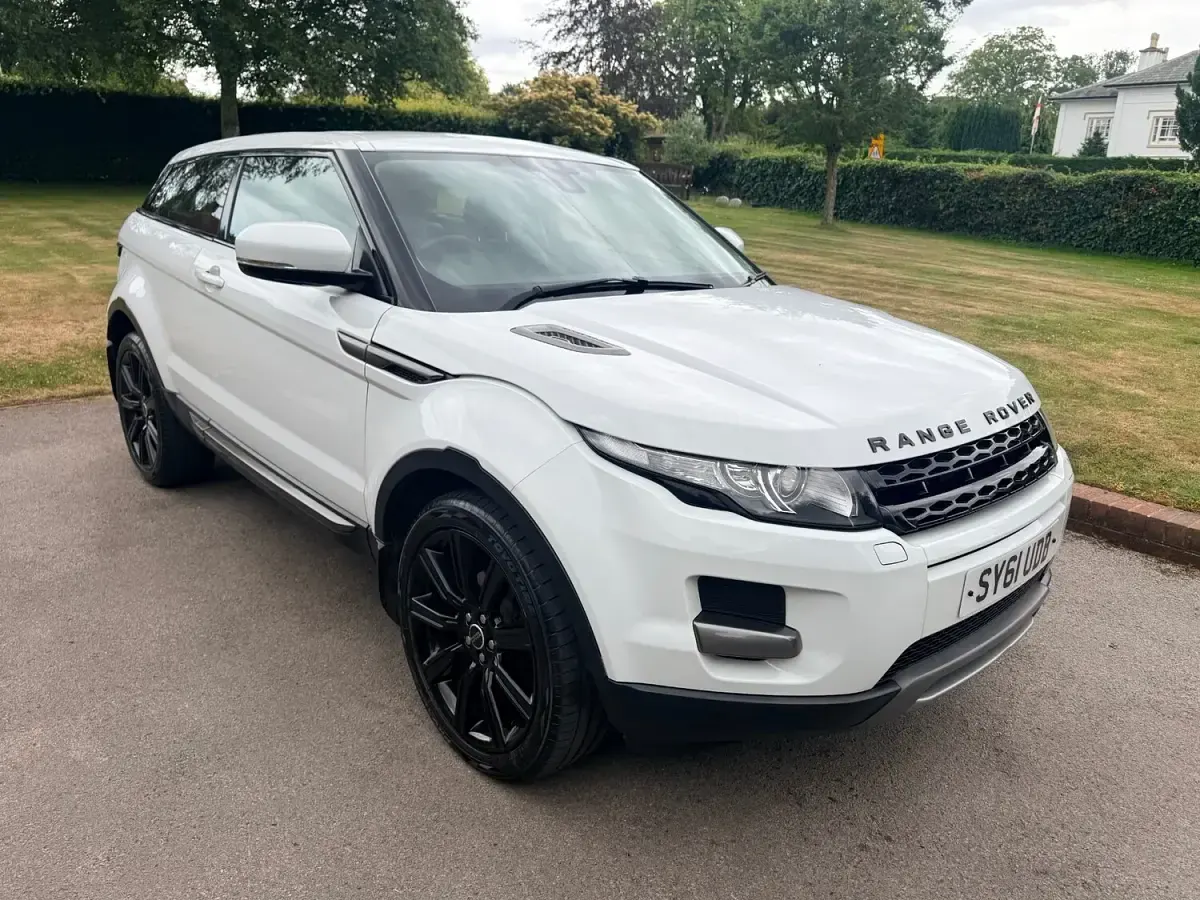 Used Land Rover Range Rover evoque Pure 2011 White Estate