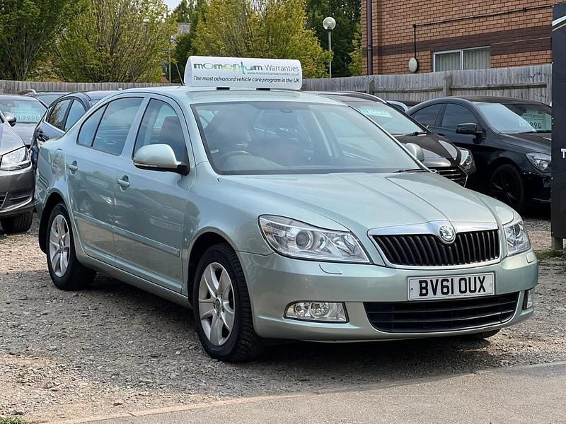 Green Used 2011 Skoda Octavia Elegance Hatchback | £3,995 (Fair price) - Image 1/4