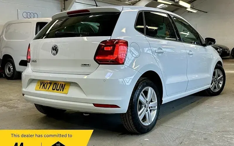 Used VW Polo Edition 75 HP (55 kW) 2017 White Hatchback