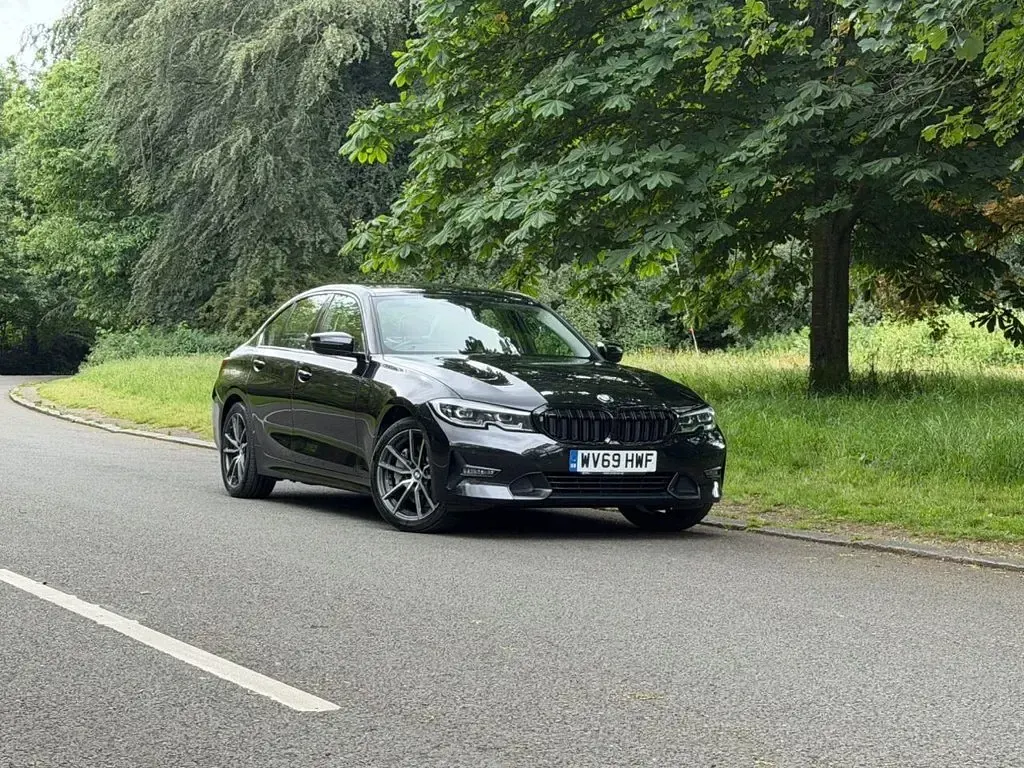 Used BMW 330 Sport Line 292 HP (214 kW) 2019 Black Sedan