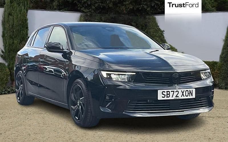Used 2025 Vauxhall Astra Hatchback | £16,995 (Super price) - Image 1/4