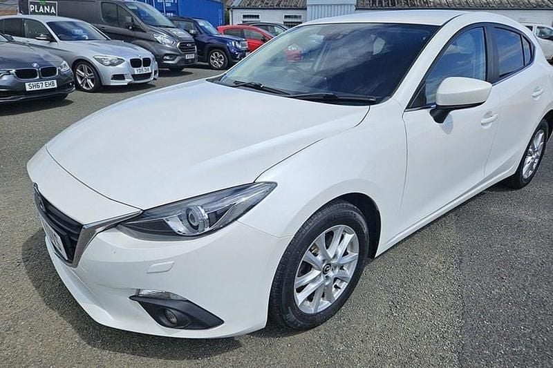 White Used 2014 Mazda 3 Hatchback | £4,895 (Fair price) - Image 1/1