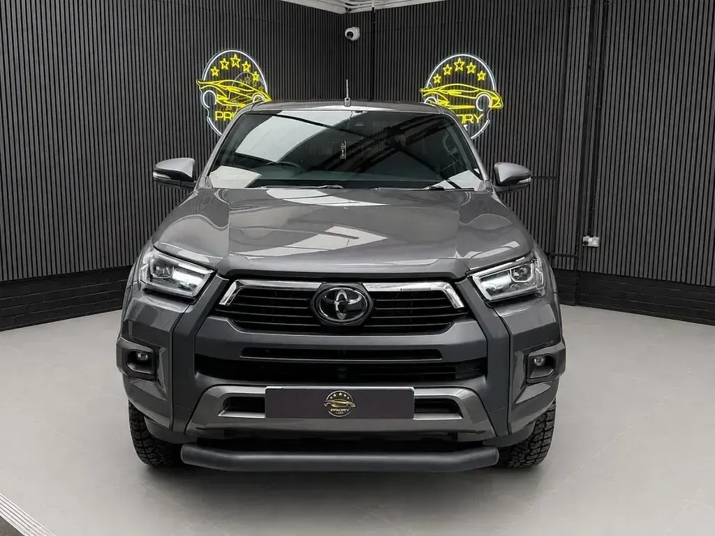 Used Toyota HiLux 204 HP (150 kW) 2021 Grey Pickup