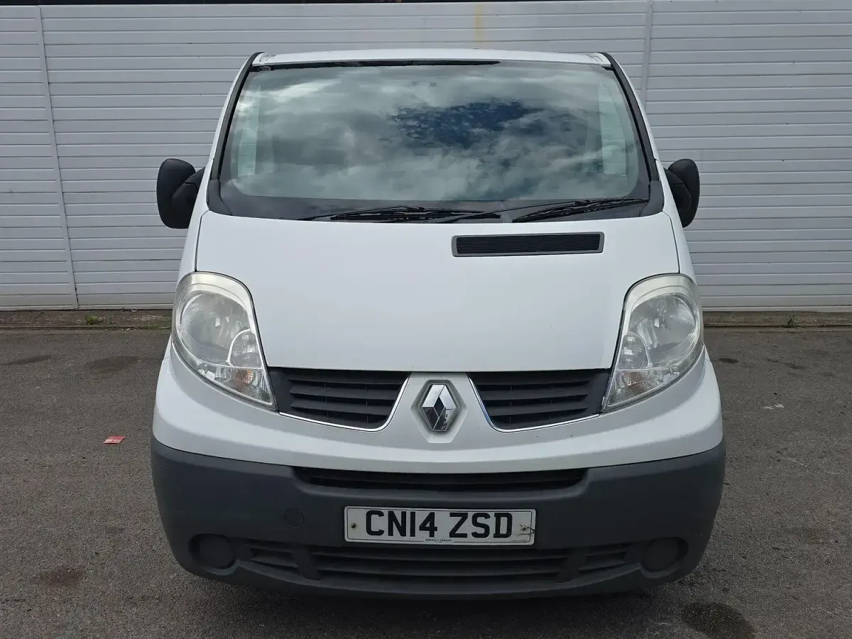 Used Renault Trafic 115 HP (84 kW) 2014 White MPV
