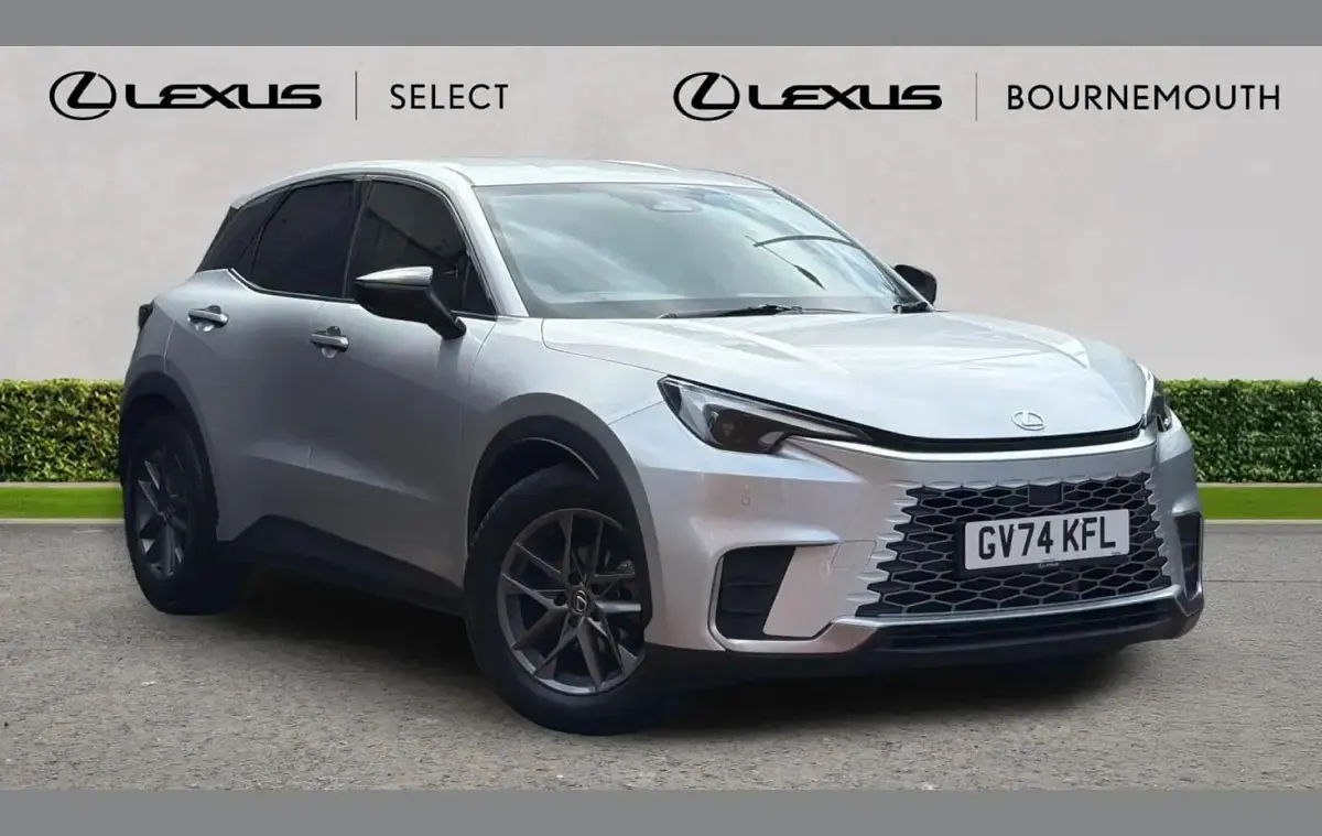 Used Lexus LBX 136 HP (100 kW) 2024 SUV
