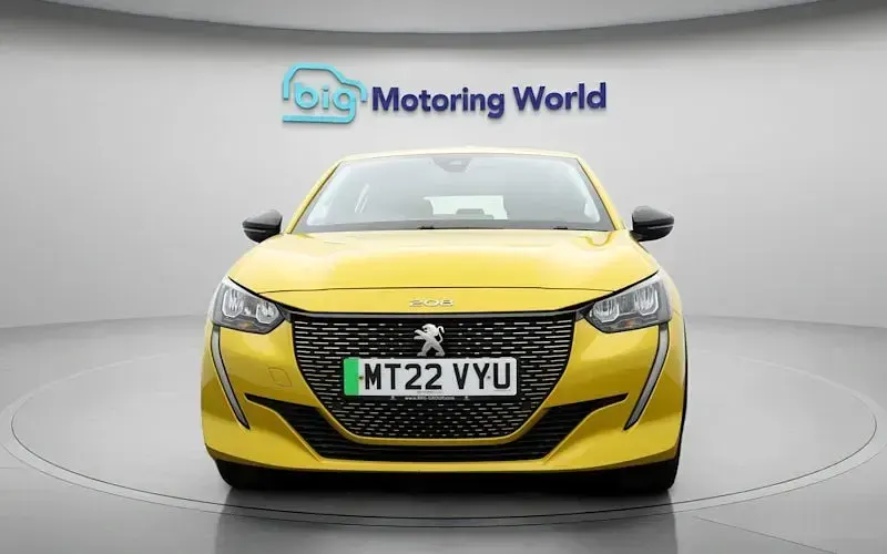 Used Peugeot e-208 Allure 100 kW (136 HP) 2021 Yellow Hatchback