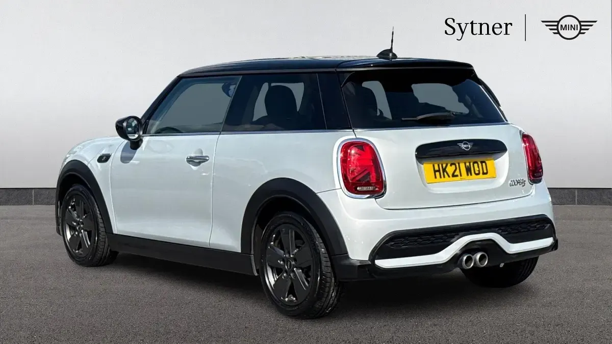 Usado Mini Cooper S Classic 176 HP (129 kW) 2021 Prateado Citadino