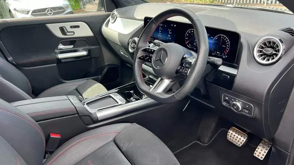 Used Mercedes GLA250 AMG Line Premium 218 HP (160 kW) 2024 Cosmos black metallic SUV