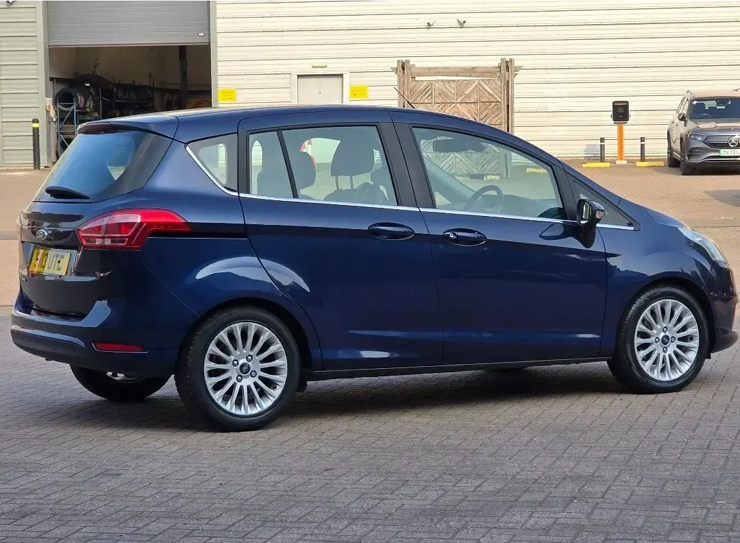 Używany Ford B-MAX Titanium 2013 Niebieski Minivan