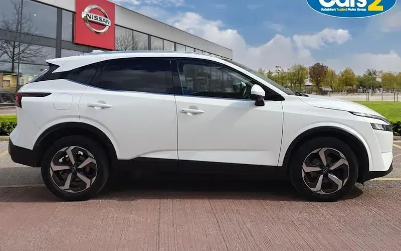 Used Nissan Qashqai N-Connecta 140 HP (102 kW) 2023 White SUV