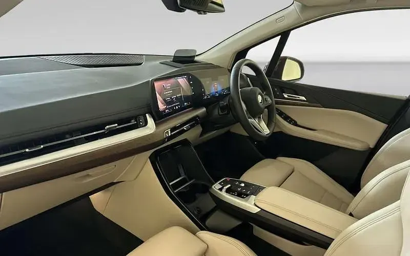 New BMW 230 Luxury Line 326 HP (239 kW) 2025 Red Coupe