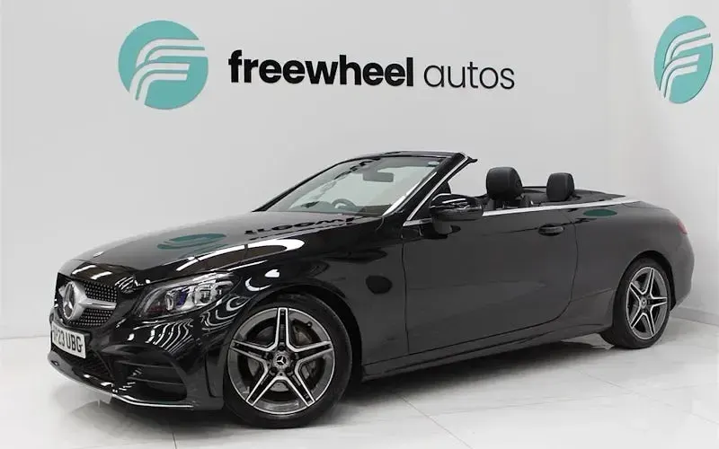 Käytetty Mercedes C200 AMG line 184 HP (135 kW) 2022 Avoauto