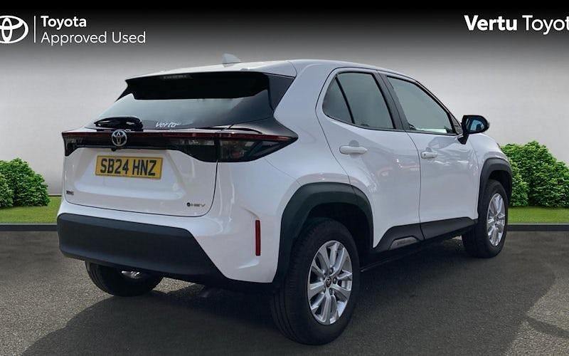 Used Toyota Yaris Hybrid 116 HP (85 kW) 2026 Estate