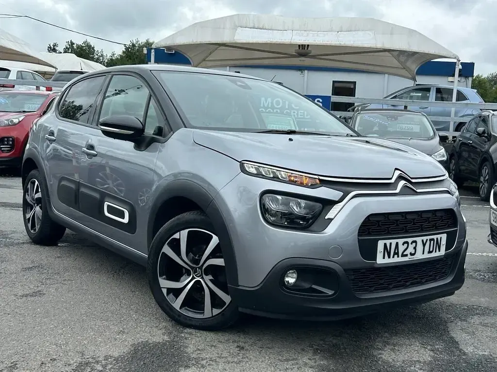 Used Citroën C3 Shine 102 HP (75 kW) 2023 Grey Hatchback