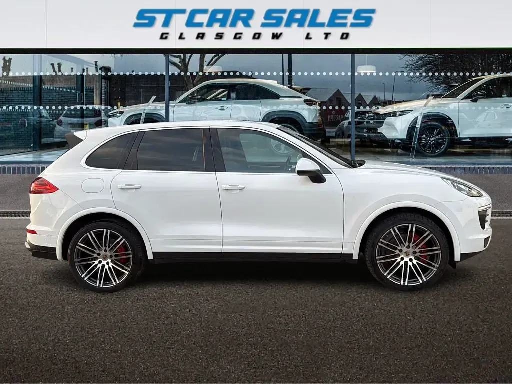 Used Porsche Cayenne 262 HP (192 kW) 2016 White SUV