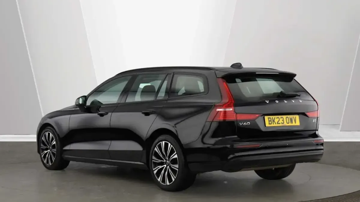 Used Volvo V60 Core 161 HP (118 kW) 2023 Estate
