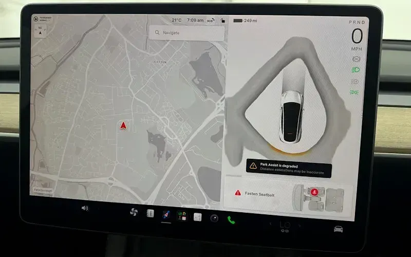 Used Tesla Model Y Standard Range 219 kW (299 HP) 2023 White SUV