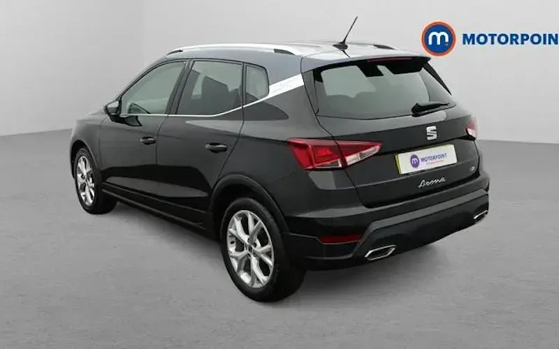 Begagnad Seat Arona FR 110 HK (80 kW) 2023 Svart SUV