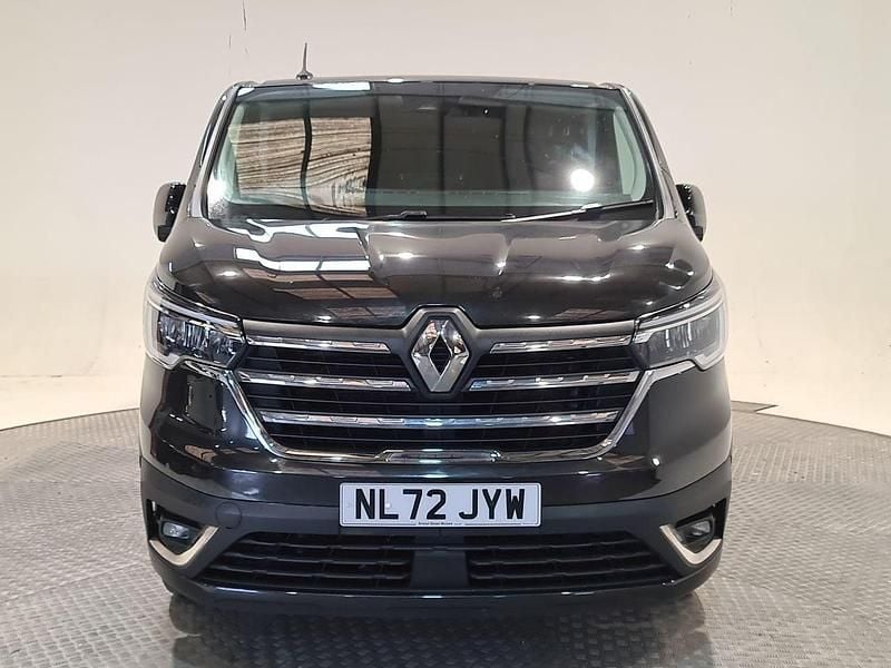 Begagnad Renault Trafic 150 HK (110 kW) 2022 Svart