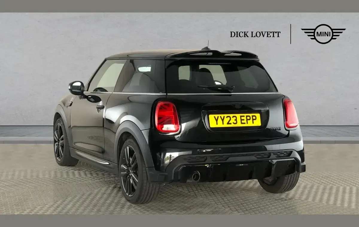 Used Mini Cooper Hatch 134 HP (98 kW) 2023 Black Hatchback