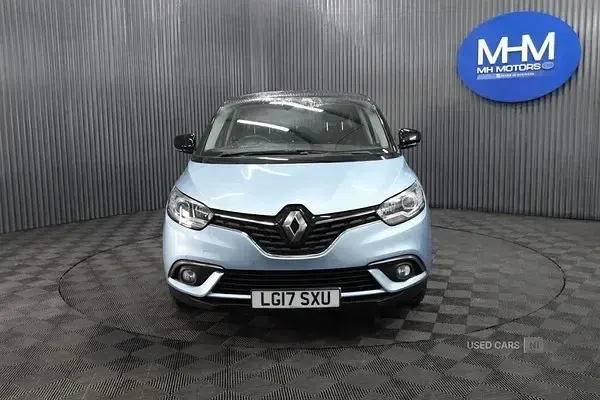 Usado Renault Scénic IV Dynamique 110 HP (80 kW) 2017 Azul Monovolume