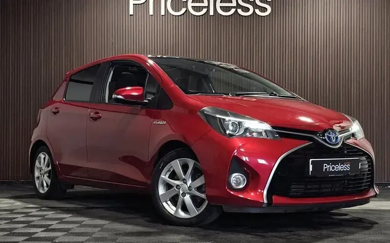 Used Toyota Yaris 101 HP (74 kW) 2016 Hatchback