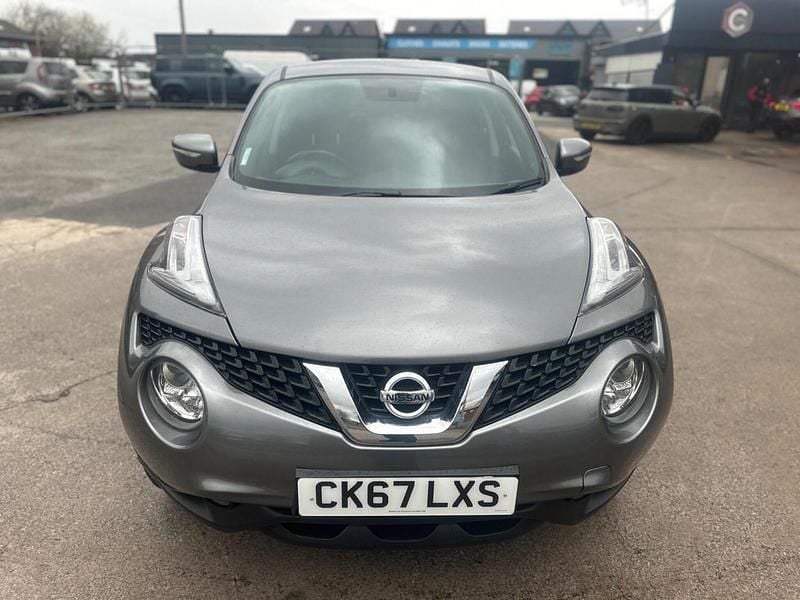 Usado Nissan Juke Acenta 110 HP (80 kW) 2017 Cinzento SUV