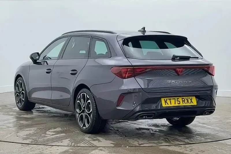 New Cupra Leon 150 HP (110 kW) 2026 Mauve/purple Estate