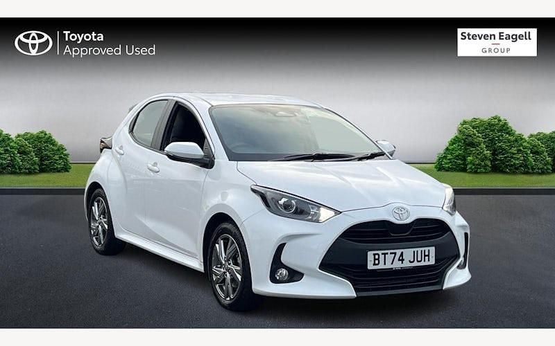 Used 2025 Toyota Yaris Hybrid Hatchback | £19,485 (Good price) - Image 1/4