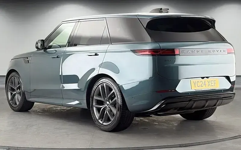 Used Land Rover Range Rover Sport SE Dynamic 300 HP (220 kW) 2024 Giola green SUV