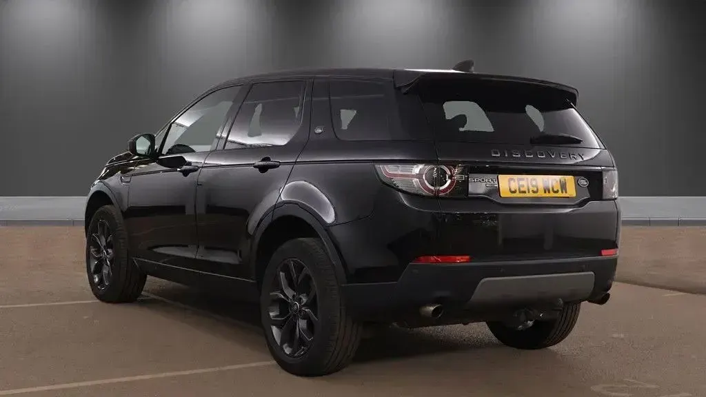 Used Land Rover Discovery Sport Landmark 180 HP (132 kW) 2019 Black SUV