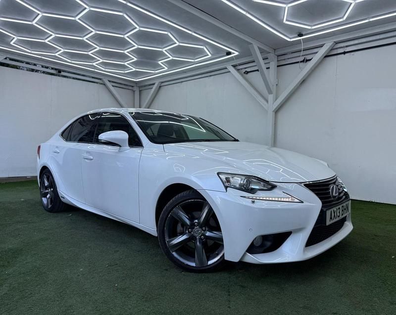 Used Lexus IS300h 223 HP (164 kW) 2013 White Sedan