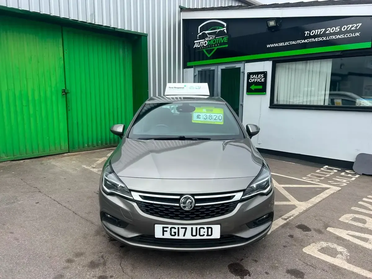 Used Vauxhall Astra SRi 150 HP (110 kW) 2017 Grey Hatchback