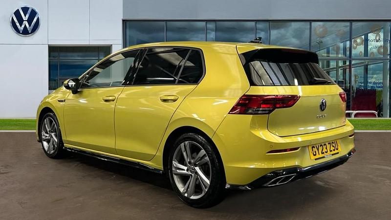 Used VW Golf VIII R-line 150 HP (110 kW) 2023 Lime yellow metallic
