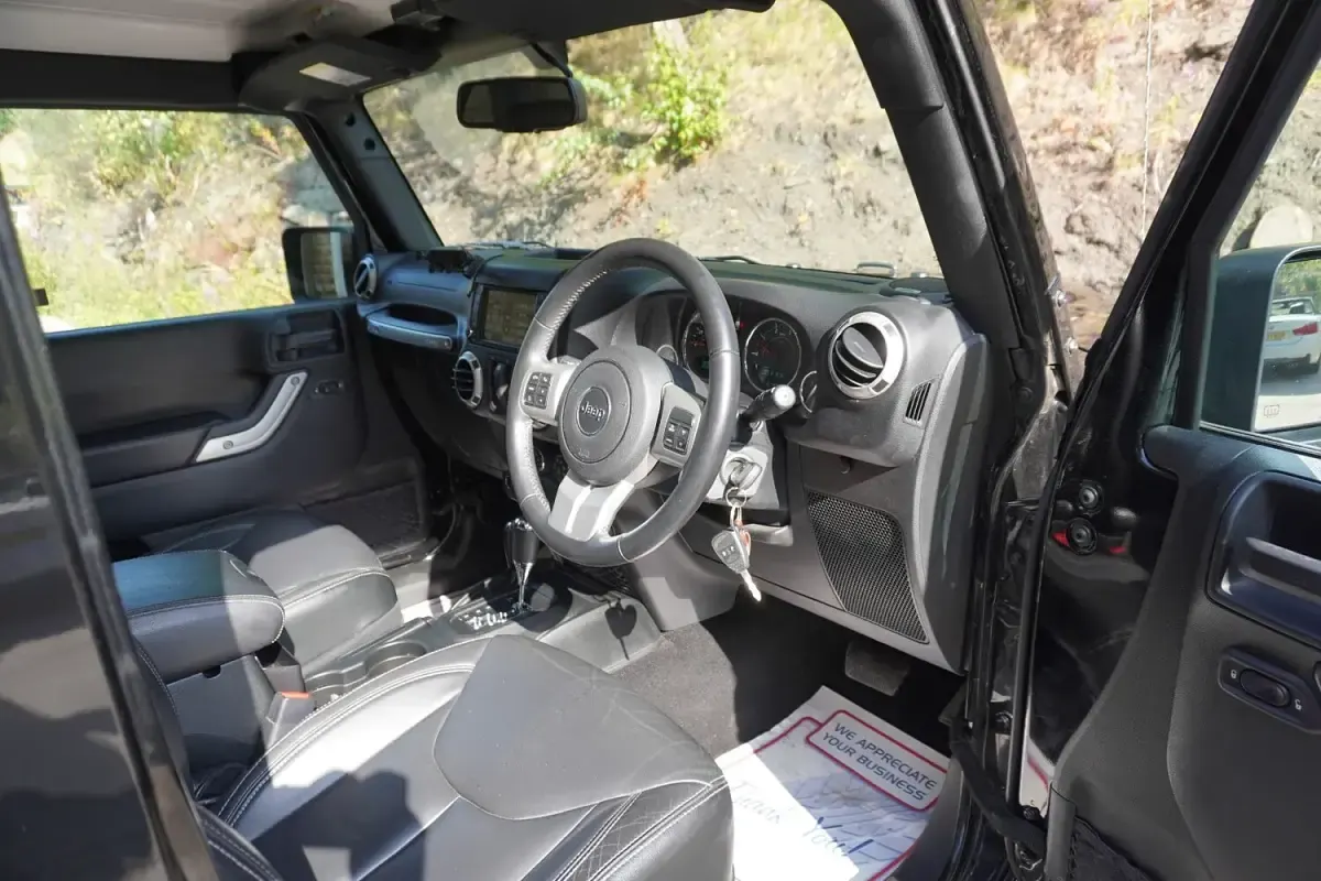 Used Jeep Wrangler 200 HP (147 kW) 2018 Black SUV