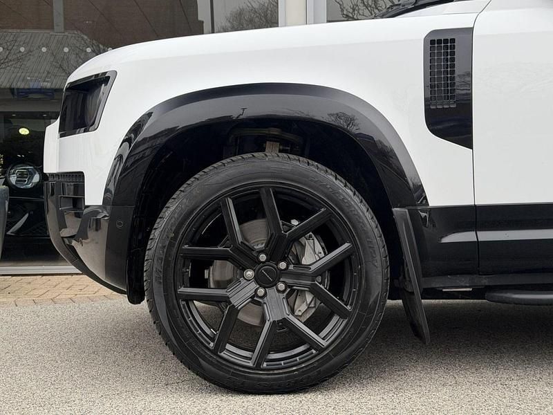Used Land Rover Defender S 350 HP (257 kW) 2025 White SUV