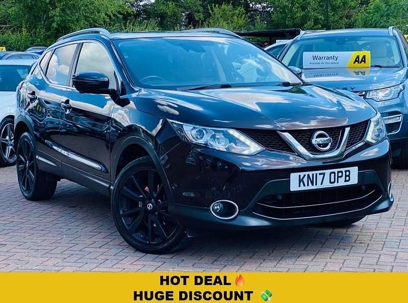 Black Used 2017 Nissan Qashqai S SUV | £7,400 (Good price) - Image 1/4