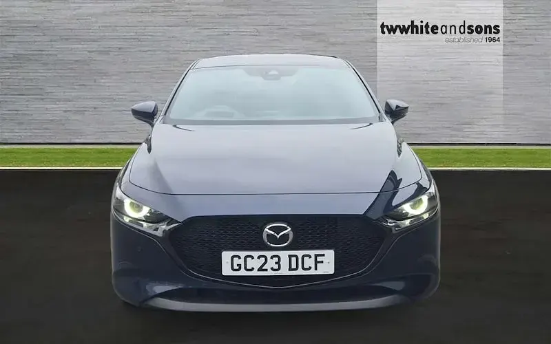 Begagnad Mazda 3 Inclusive 122 HK (89 kW) 2022 Halvkombi